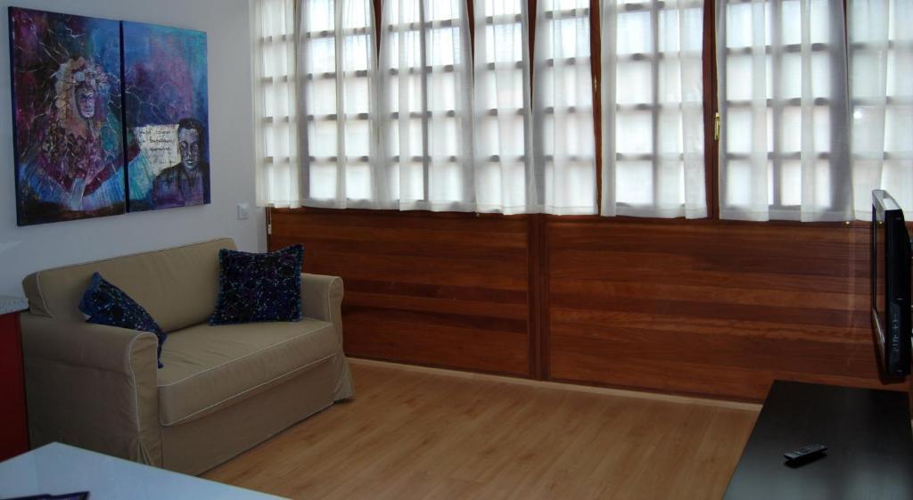 Apartamentos Plaza Mayor リャネス 部屋 写真