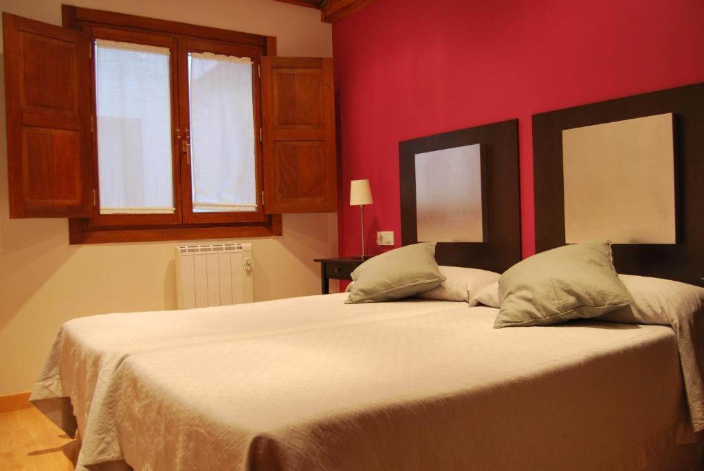 Apartamentos Plaza Mayor リャネス 部屋 写真